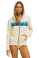 GRID:6779|COLOR:VINTAGE WHITE / BLUE|COLOR_ID:39728|IMAGE_INDEX:02|PRIMARY:FALSE|GPR_IMAGE_ID:32877