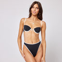 GRID:5530|COLOR:BLACK/CREAM|COLOR_ID:31712|IMAGE_INDEX:02|PRIMARY:FALSE|GPR_IMAGE_ID:11550