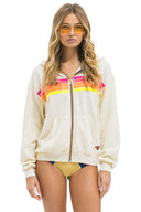 GRID:6779|COLOR:VINTAGE WHITE / WHITE NEON|COLOR_ID:40215|IMAGE_INDEX:07|PRIMARY:FALSE|GPR_IMAGE_ID:32869