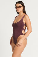 GRID:7163|COLOR:AMARENA LUREX MICRO|COLOR_ID:40820|IMAGE_INDEX:04|PRIMARY:FALSE|GPR_IMAGE_ID:31270