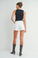 BUTTON DOWN CLEAN HEM SHORT