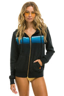 GRID:6779|COLOR:CHARCOAL / BLUE|COLOR_ID:39778|IMAGE_INDEX:01|PRIMARY:TRUE|GPR_IMAGE_ID:32892
