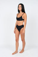 GABRIELLE BOTTOMS - Las Olas