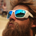 GRID:5610|COLOR:WHITE RUBBER / BLUE MIRROR POLARIZED|COLOR_ID:33024|IMAGE_INDEX:03|PRIMARY:FALSE|GPR_IMAGE_ID:35184