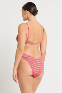 THE SIGN BRIEF - Las Olas