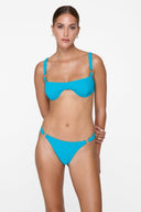 UMA TOP - Las Olas